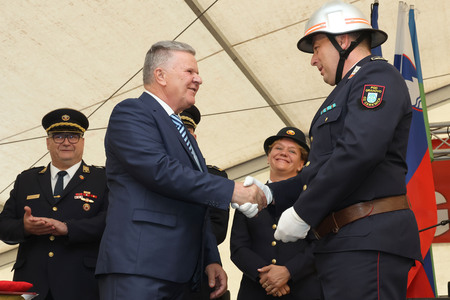 Predaja gasilskega vozila  GVGP-1 PGD Grahovo 28 Foto Ljubo Vukelič